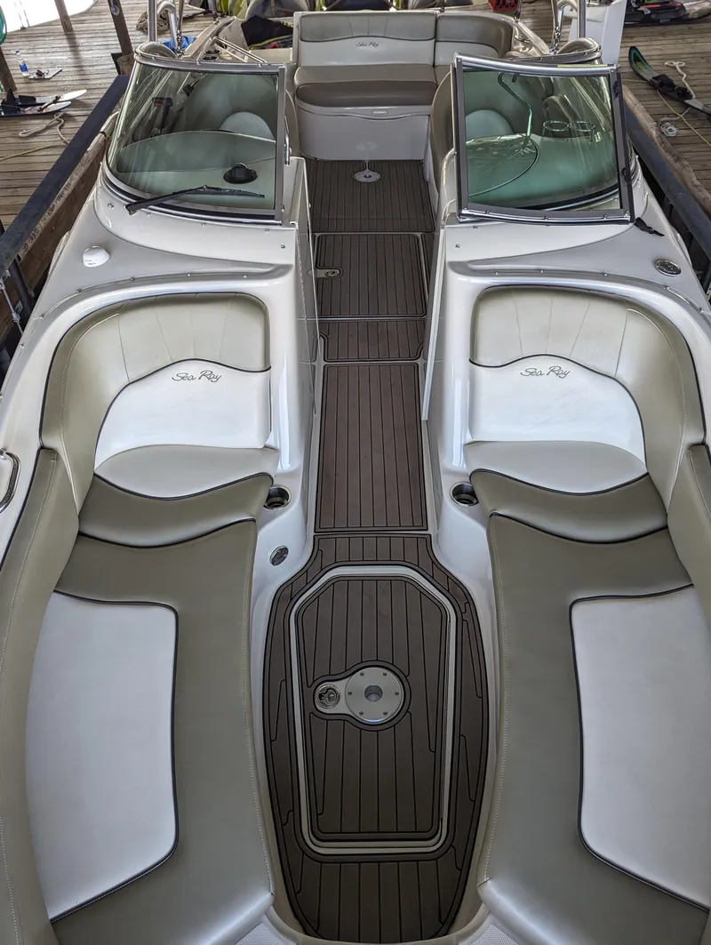 Slide: The Image of Sea Ray 240 Sundeck 2006 - 50