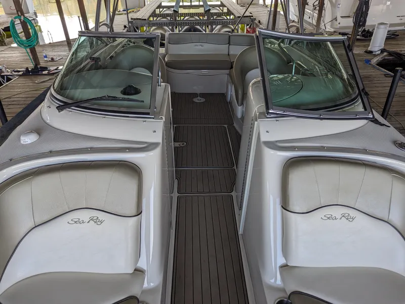 Slide: The Image of Sea Ray 240 Sundeck 2006 - 51