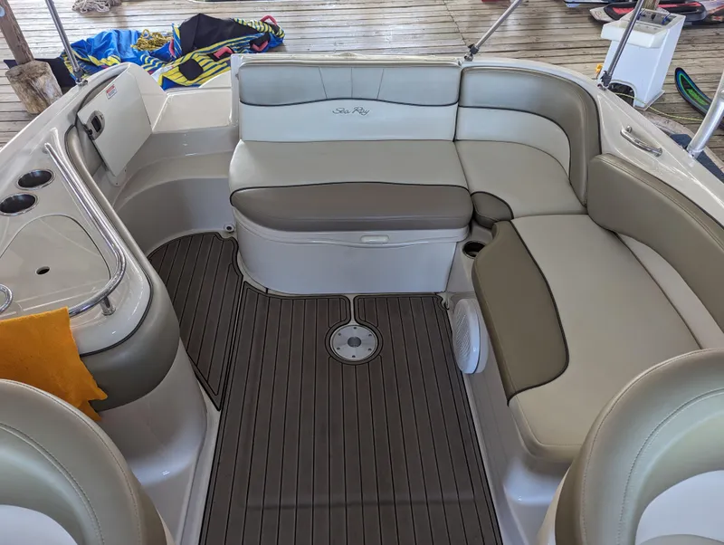 Slide: The Image of Sea Ray 240 Sundeck 2006 - 53