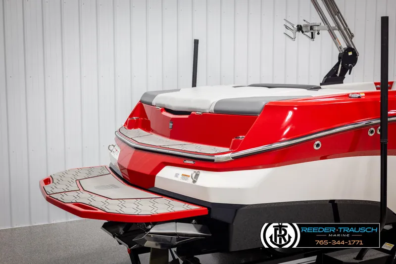 Slide: The Image of MasterCraft NXT24 2021 - 53