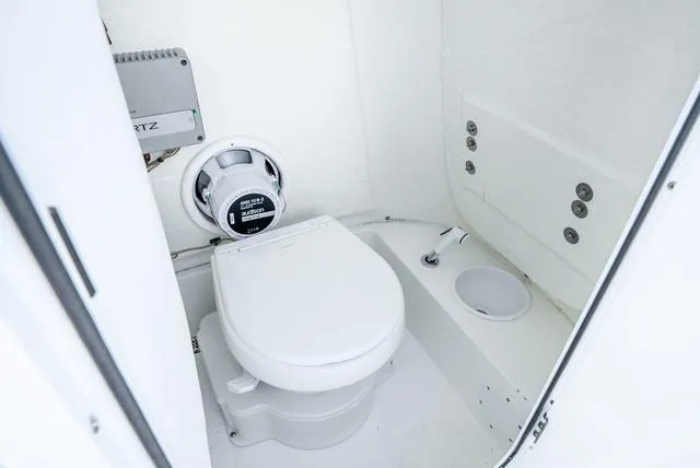 Slide: The Image of Sea Pro 225FLX Sandbar 2025 - 15