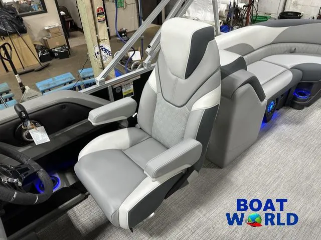 Slide: The Image of Tahoe LTZ 2385 Quad Lounge Tritoon & Honda 4-Stroke EFI 2025 - 13
