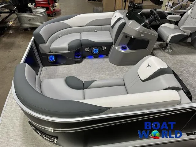 Slide: The Image of Tahoe LTZ 2385 Quad Lounge Tritoon & Honda 4-Stroke EFI 2025 - 3