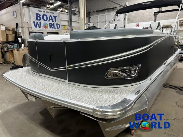 Slide: The Image of Tahoe LTZ 2385 Quad Lounge Tritoon & Honda 4-Stroke EFI 2025 - 39