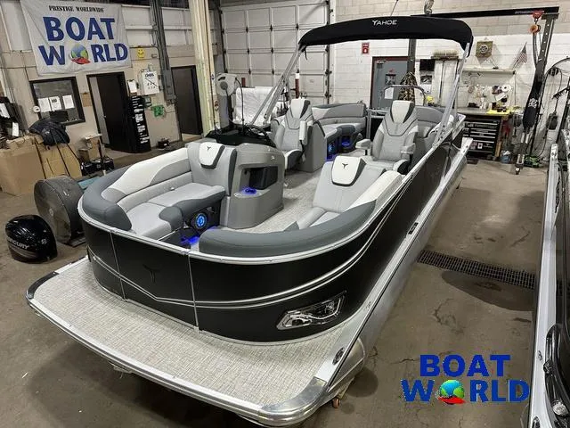 Slide: The Image of Tahoe LTZ 2385 Quad Lounge Tritoon & Honda 4-Stroke EFI 2025 - 50