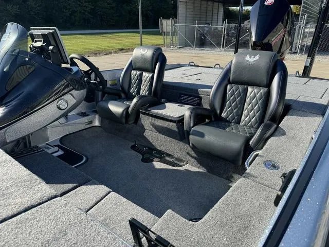 Slide: The Image of Phoenix Bass Boat 921 ELITE 2025 - 13