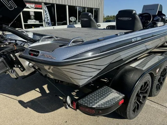 Slide: The Image of Phoenix Bass Boat 921 ELITE 2025 - 3