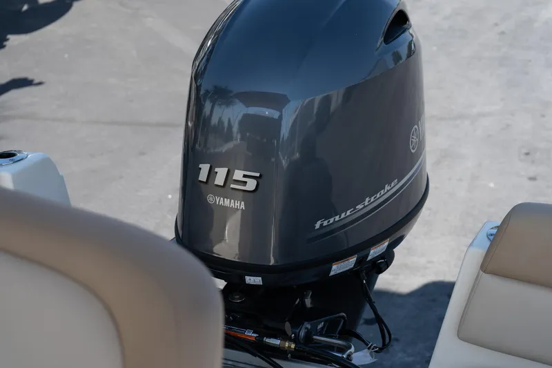 Slide: The Image of Yamaha 115 horsepower outboard motor on 2025 Scout 195 Sportfish boat. - 22