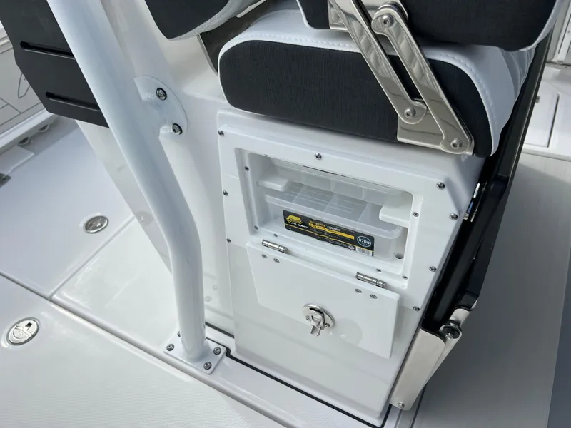 Slide: The Image of Blackfin 272 CC 2025 - 53