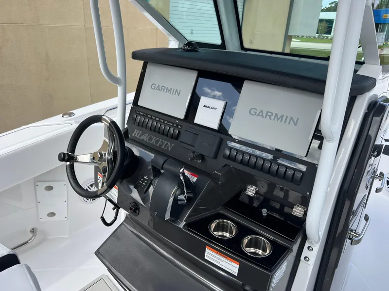 Slide: The Image of Blackfin 272 CC 2025 - 54