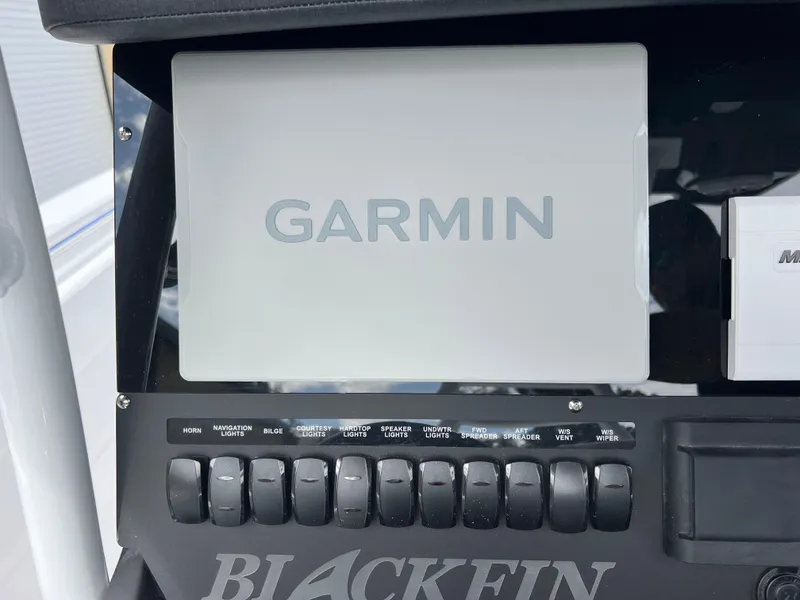 Slide: The Image of Blackfin 272 CC 2025 - 57