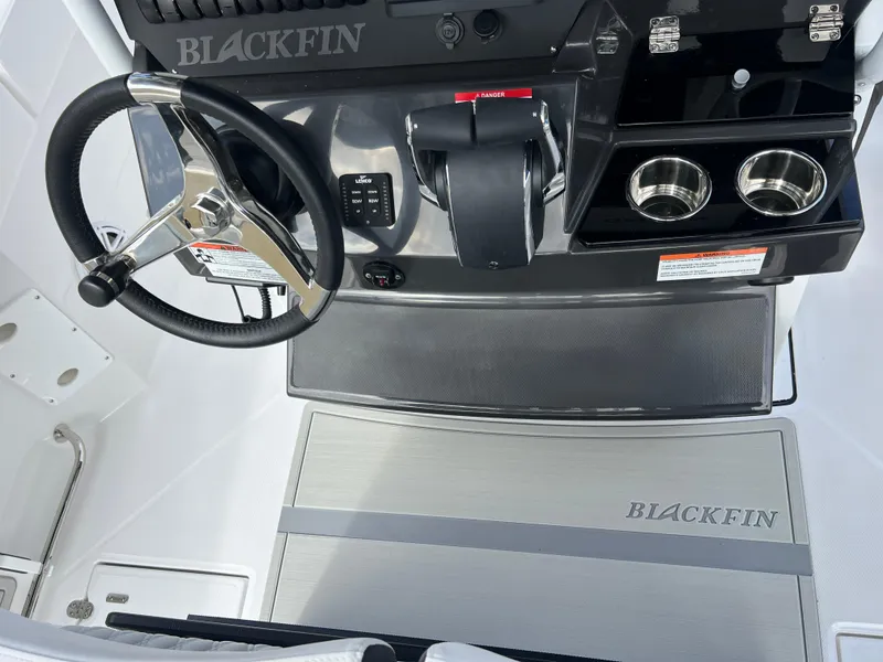 Slide: The Image of Blackfin 272 CC 2025 - 61