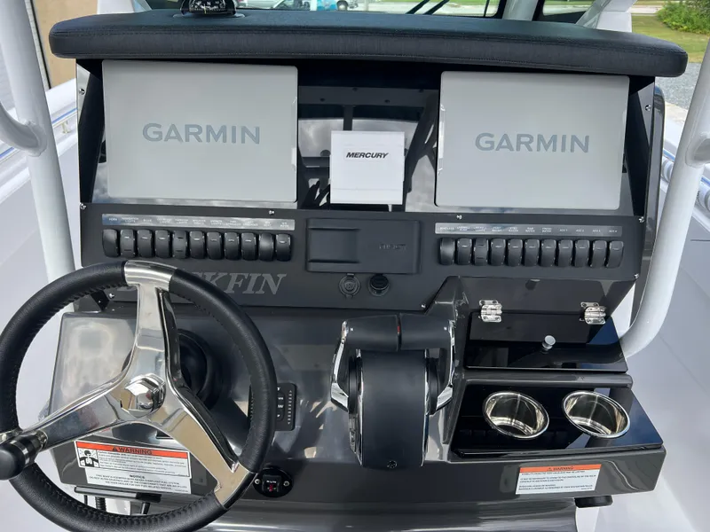 Slide: The Image of Blackfin 272 CC 2025 - 66