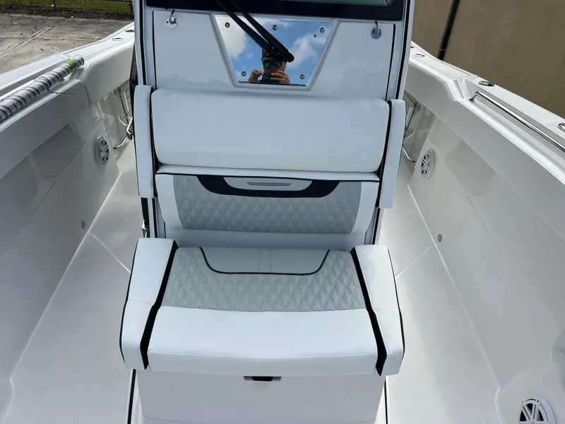 Slide: The Image of Blackfin 272 CC 2025 - 72