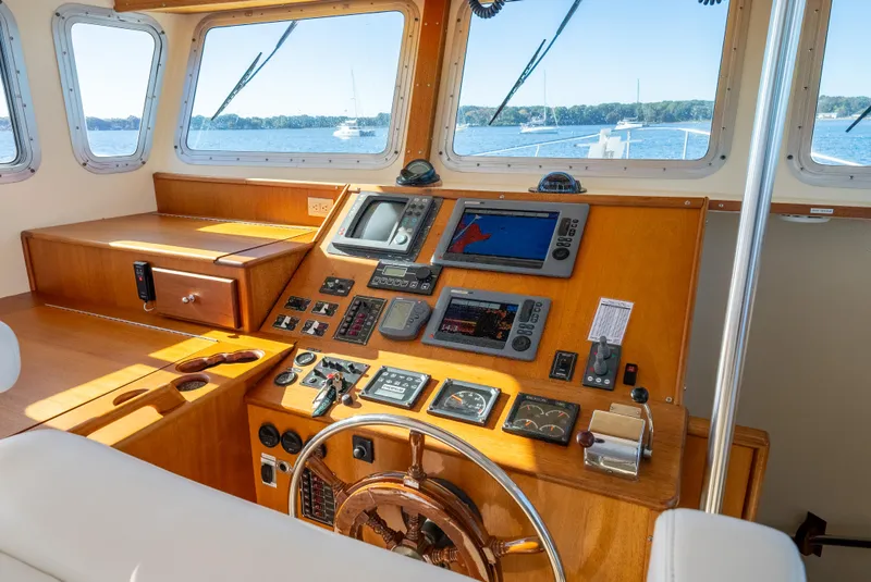 Slide: The Image of Helm Electronics - 14