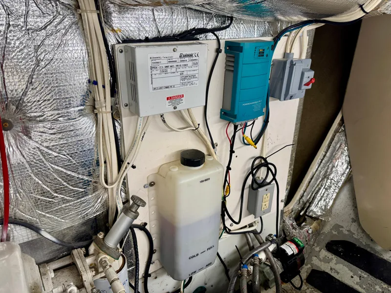 Slide: The Image of Mastervolt Charger - 24