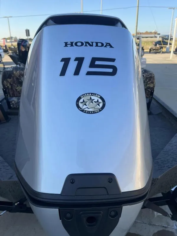 Slide: The Image of Honda 115 outboard motor on 2025 War Eagle 961 Blackhawk boat, ultra-low emission. - 18