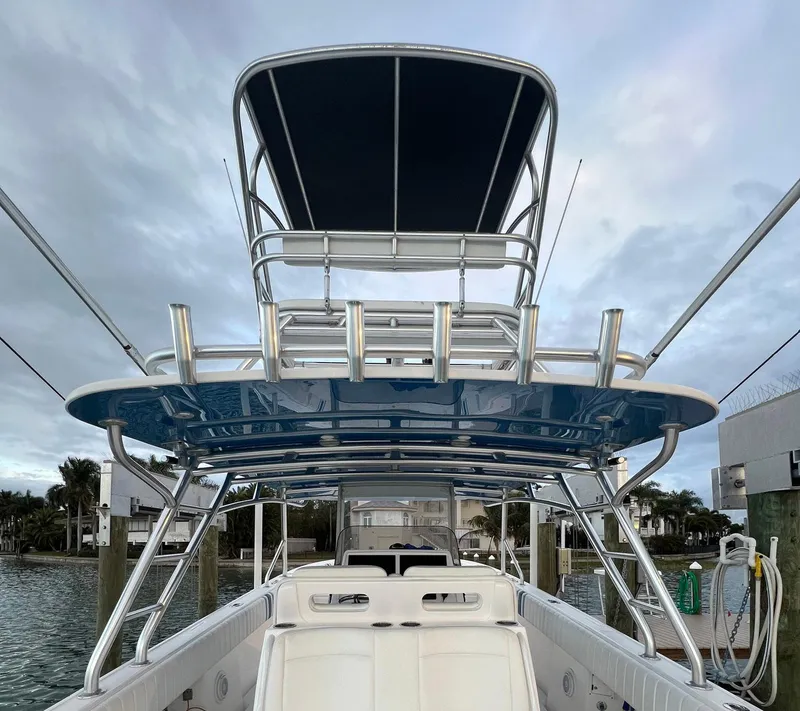 Slide: The Image of 2016 Intrepid 400 Center Console boat with sleek design and spacious seating. - 31