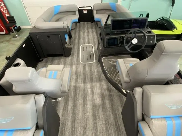 Slide: The Image of Bennington 24 MSR Tri-Toon 2025 - 11