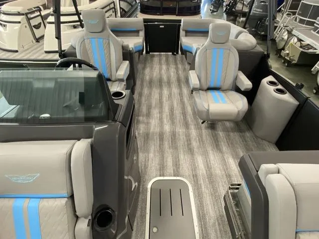 Slide: The Image of Bennington 24 MSR Tri-Toon 2025 - 12