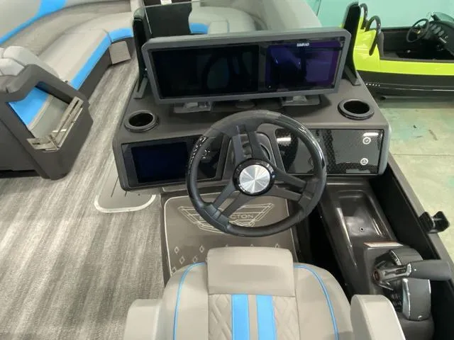 Slide: The Image of Bennington 24 MSR Tri-Toon 2025 - 15