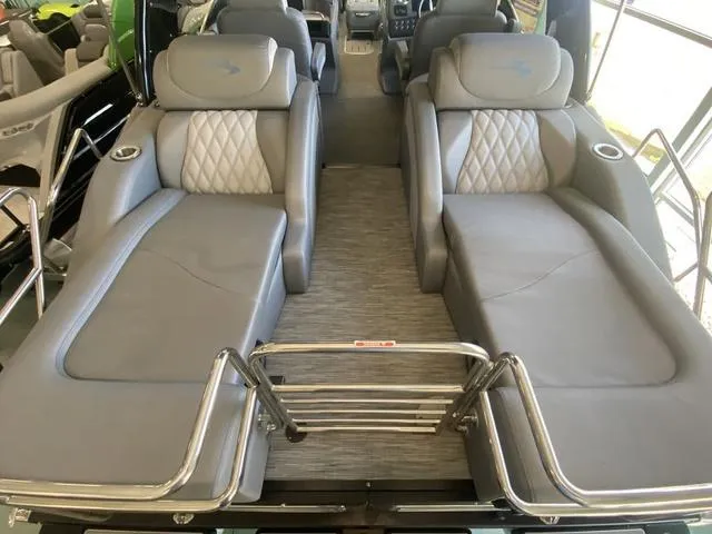 Slide: The Image of Bennington 28 QXCWWA-I/O 2021 - 12