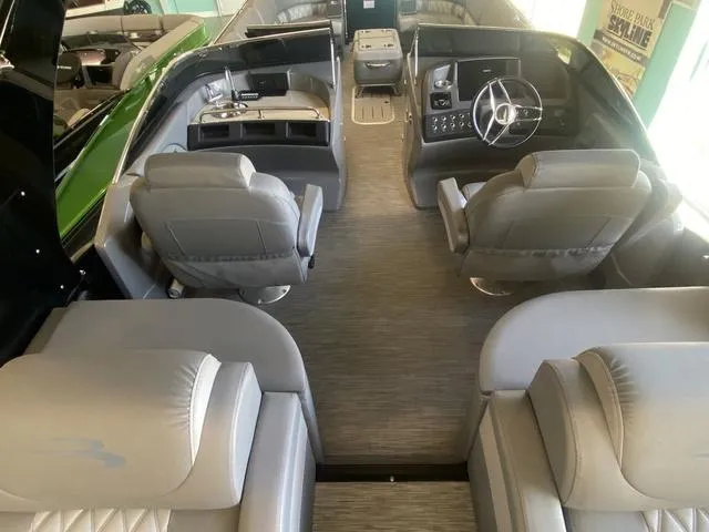 Slide: The Image of Bennington 28 QXCWWA-I/O 2021 - 14