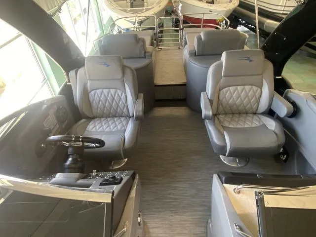 Slide: The Image of Bennington 28 QXCWWA-I/O 2021 - 8