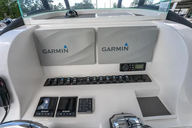 Slide: The Image of Twin Vee 310 GF 2021 - 14