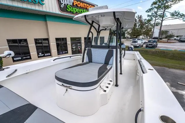 Slide: The Image of Twin Vee 310 GF 2021 - 19