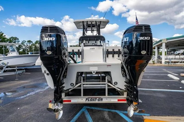 Slide: The Image of Twin Vee 310 GF 2021 - 3