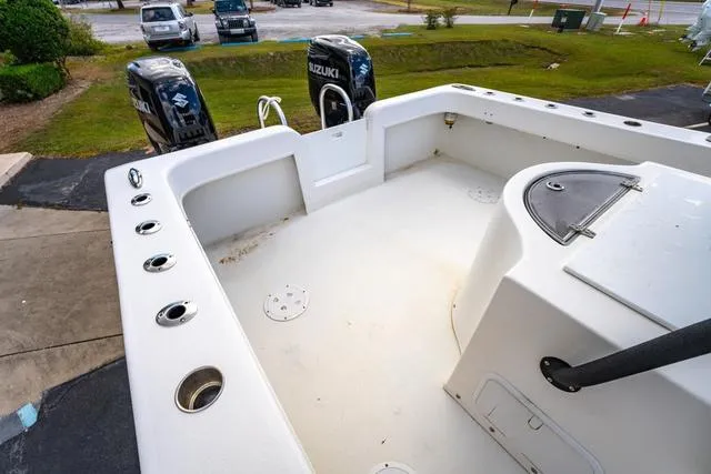 Slide: The Image of Twin Vee 310 GF 2021 - 7