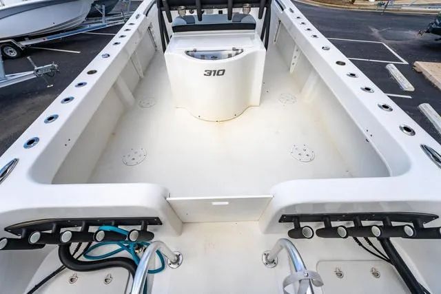 Slide: The Image of Twin Vee 310 GF 2021 - 8