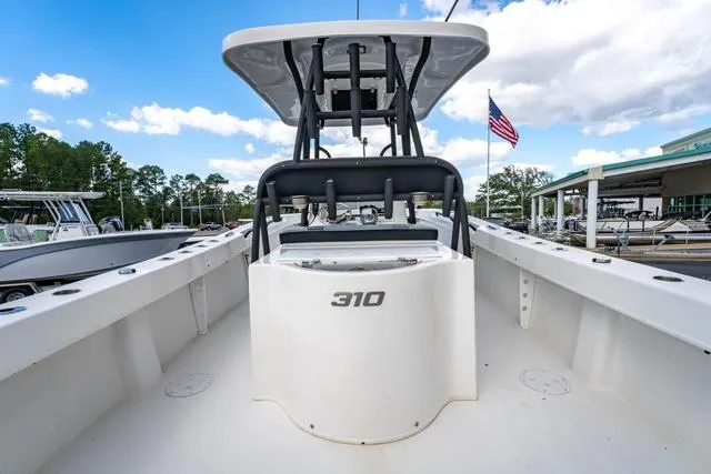 Slide: The Image of Twin Vee 310 GF 2021 - 9