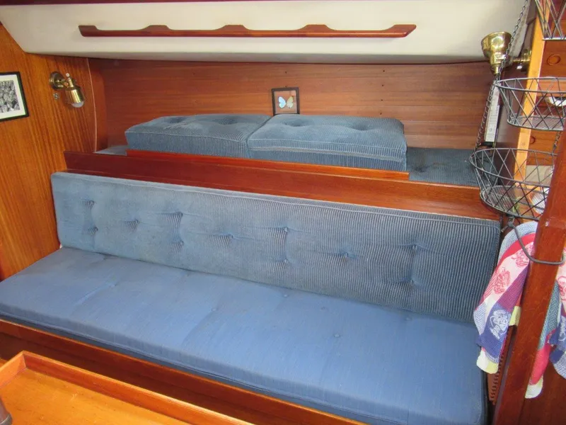Slide: The Image of Settee to starboard - 3
