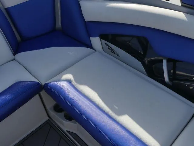 Slide: The Image of Tigé R23 2019 - 32