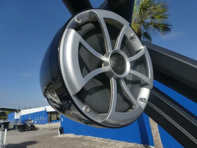 Slide: The Image of Tigé R23 2019 - 40