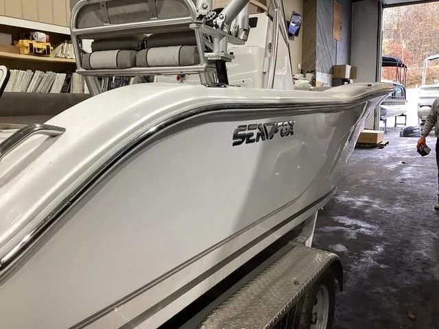 Slide: The Image of Sea Fox 206 Commander 2022 - 10