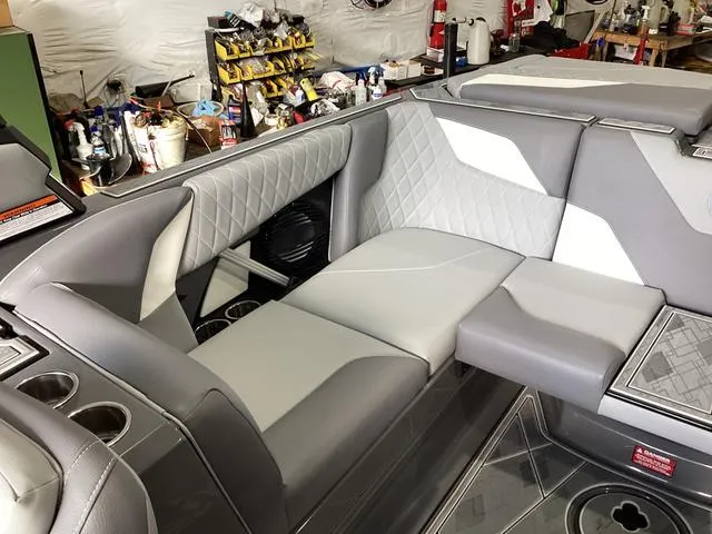 Slide: The Image of Tige Z3 2025 - 17