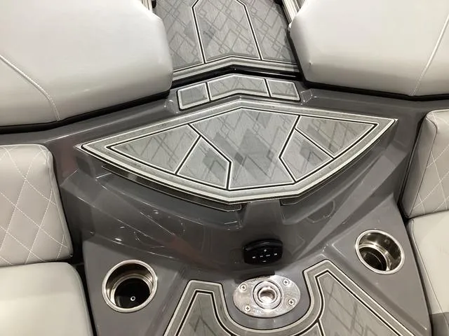 Slide: The Image of Tige Z3 2025 - 8