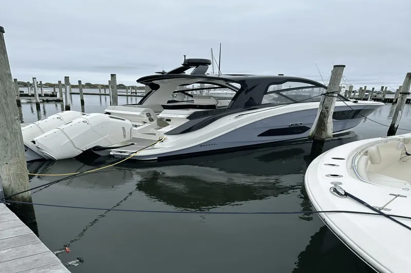Slide: The Image of Sea Ray 370 Sundancer Outboard 2023 - 0