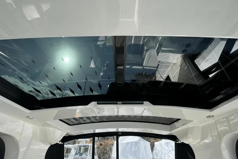 Slide: The Image of Sea Ray 370 Sundancer Outboard 2023 - 25