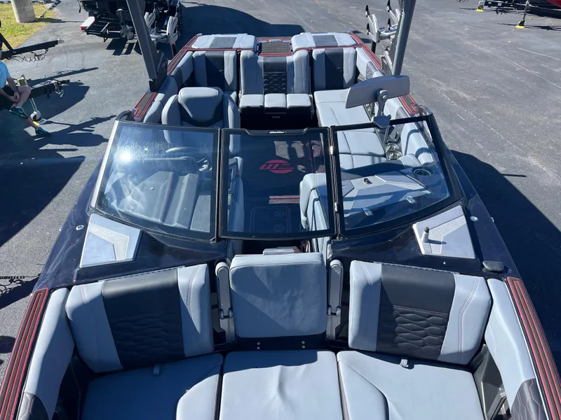 Slide: The Image of Malibu Wakesetter 24 MXZ 2025 - 11