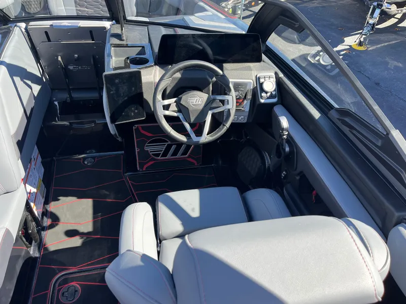 Slide: The Image of Malibu Wakesetter 24 MXZ 2025 - 14