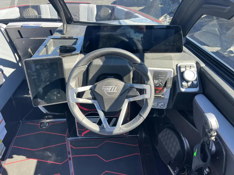 Slide: The Image of Malibu Wakesetter 24 MXZ 2025 - 15