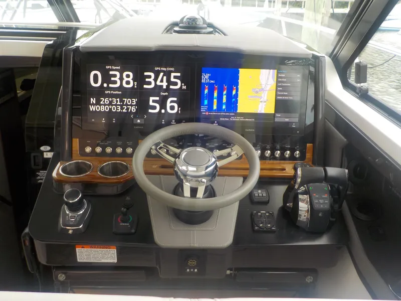 Slide: The Image of Tiara 43 LE 2021 - 14