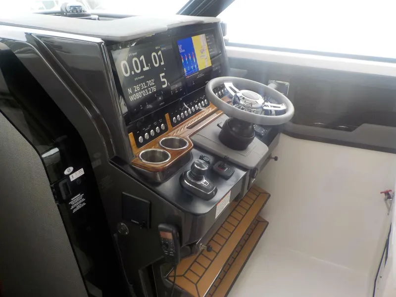 Slide: The Image of Tiara 43 LE 2021 - 27