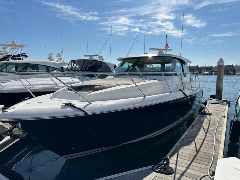 Slide: The Image of Ford GT blue hullside with Crystal white boot stripe - 3