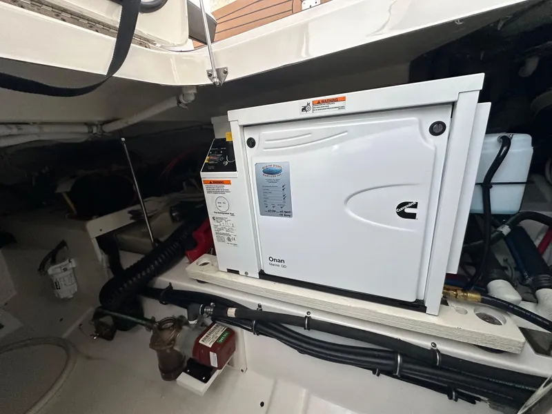 Slide: The Image of Onan / Cummins gnerator 9.0KW Diesel - 38