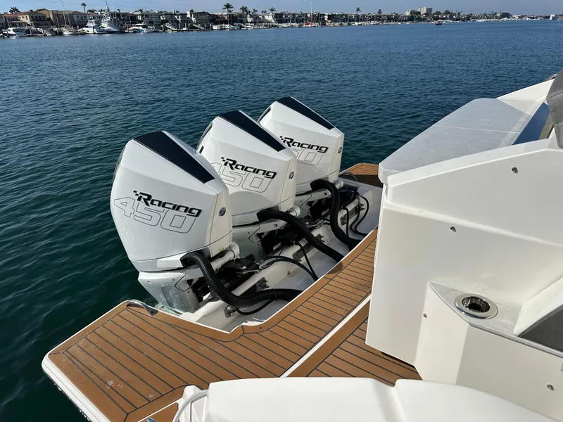 Slide: The Image of Mercury Verado's 450 Racing V8 4.6L Two Tone painted cowling - 4